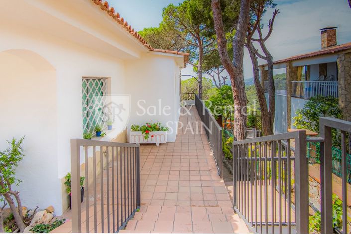 Image No.29-5 Bed Villa for sale