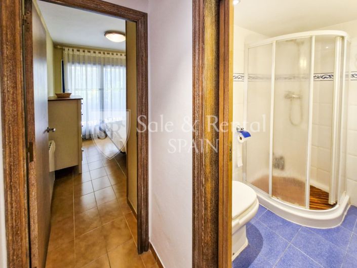 Image No.14-3 Bed Flat for sale