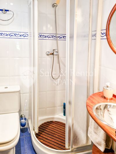 Image No.17-3 Bed Flat for sale