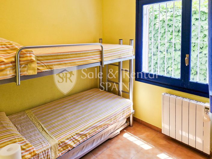 Image No.21-3 Bed Flat for sale