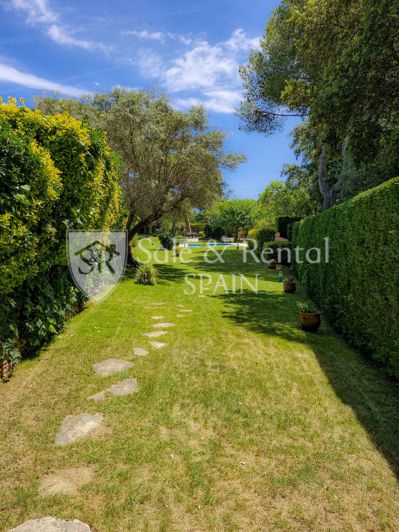 Image No.27-3 Bed Flat for sale