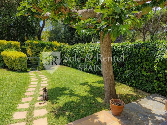 Image No.33-3 Bed Flat for sale