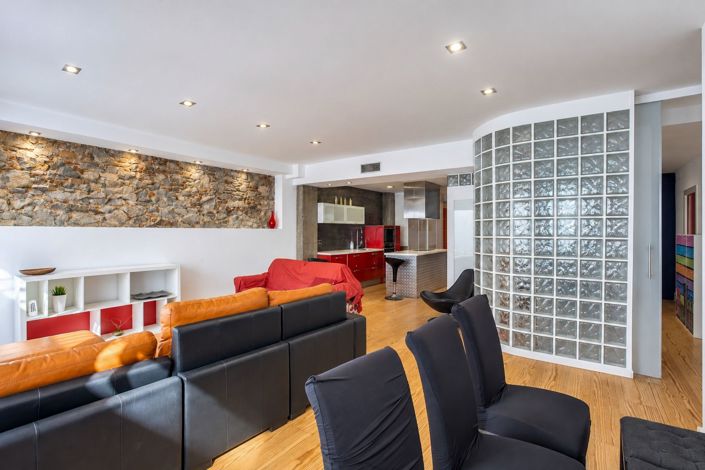 Image No.10-4 Bed Flat for sale