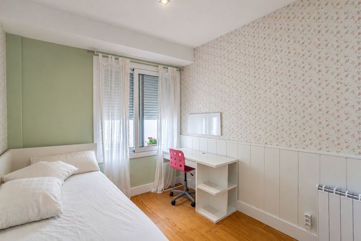 Image No.26-4 Bed Flat for sale