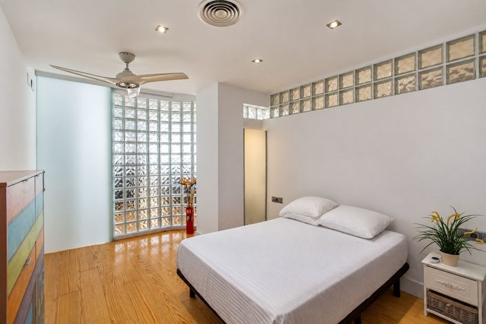 Image No.29-4 Bed Flat for sale