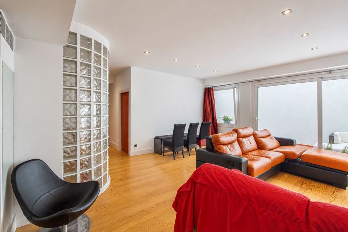 Image No.8-4 Bed Flat for sale