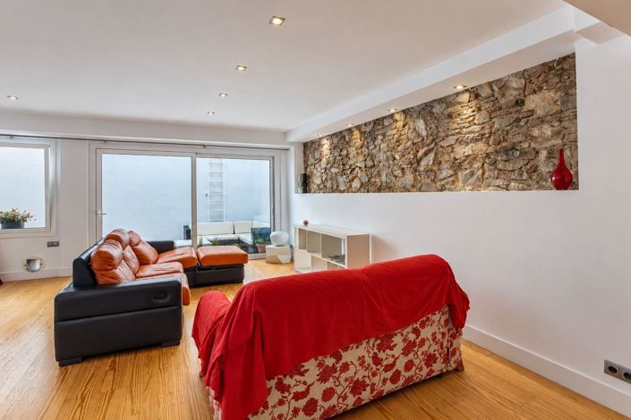 Image No.9-4 Bed Flat for sale