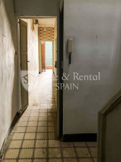 Image No.17-6 Bed Property for sale
