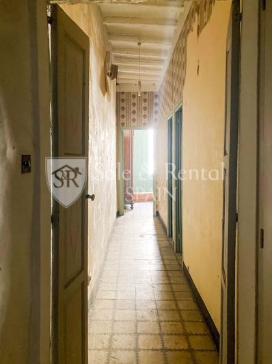 Image No.18-6 Bed Property for sale
