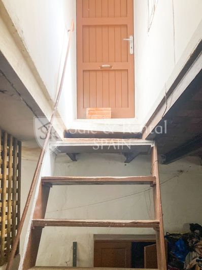 Image No.7-6 Bed Property for sale
