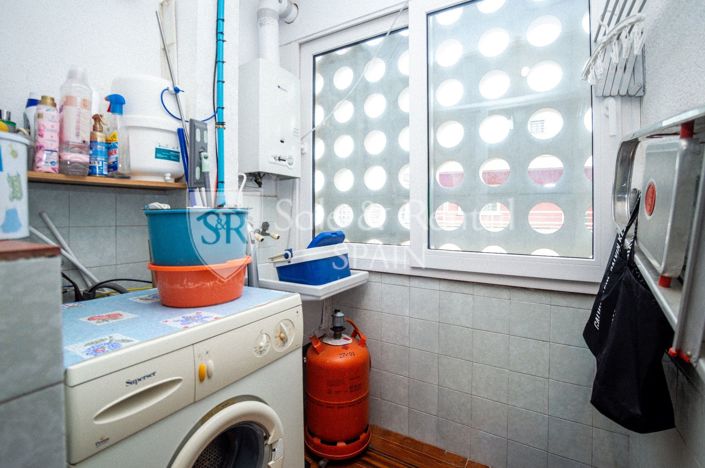 Image No.20-3 Bed Flat for sale