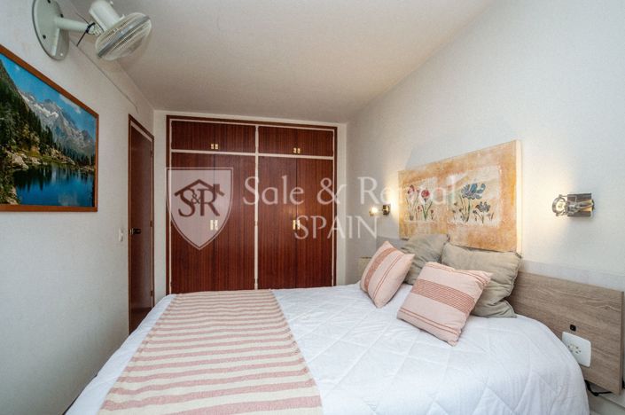 Image No.24-3 Bed Flat for sale