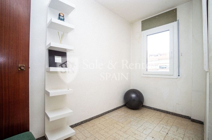Image No.28-3 Bed Flat for sale
