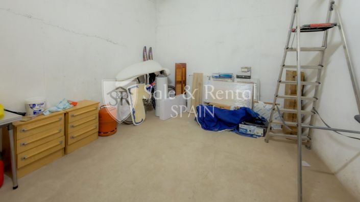 Image No.35-3 Bed Flat for sale