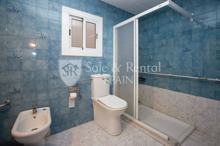Image No.18-4 Bed Townhouse for sale
