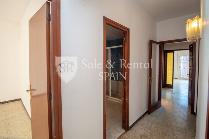 Image No.19-4 Bed Townhouse for sale