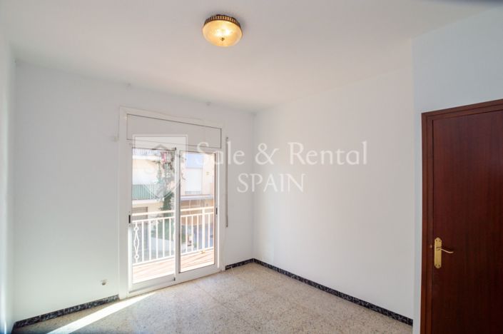 Image No.26-4 Bed Townhouse for sale