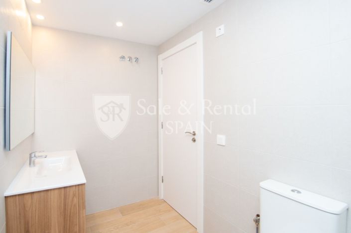 Image No.12-3 Bed Townhouse for sale
