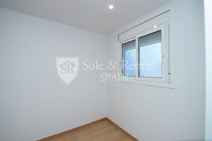 Image No.18-3 Bed Townhouse for sale