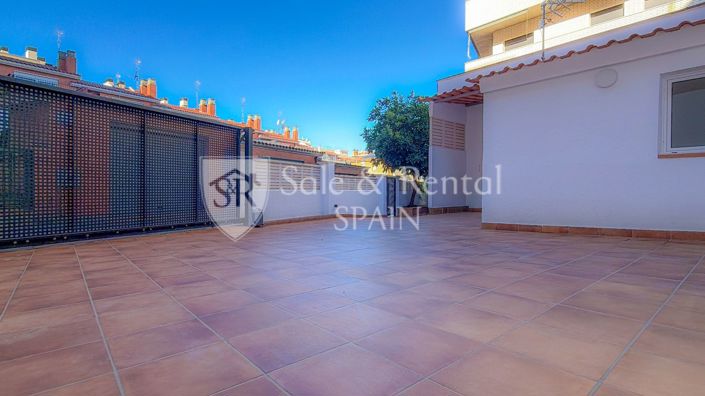 Image No.27-3 Bed Townhouse for sale