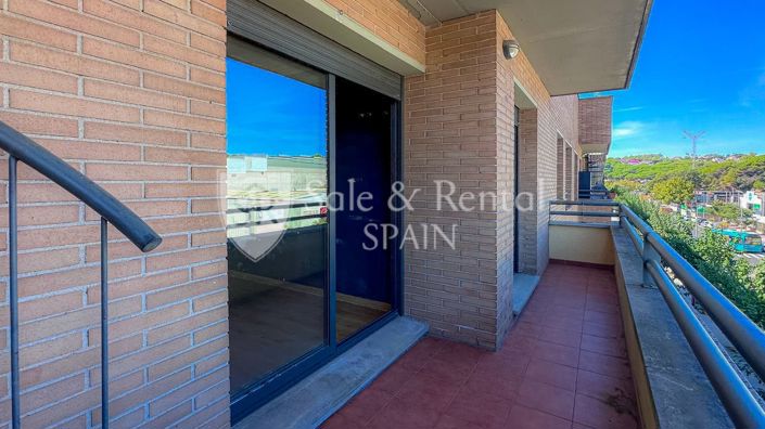 Image No.12-3 Bed Flat for sale