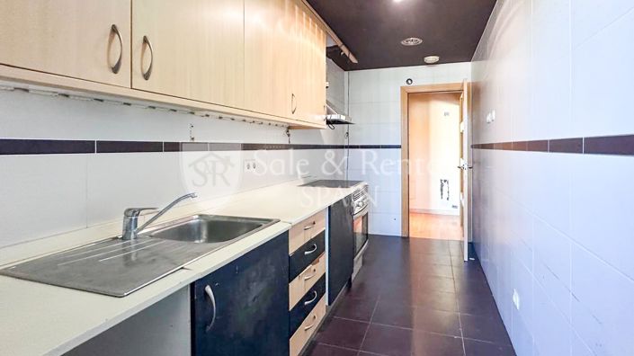 Image No.14-3 Bed Flat for sale