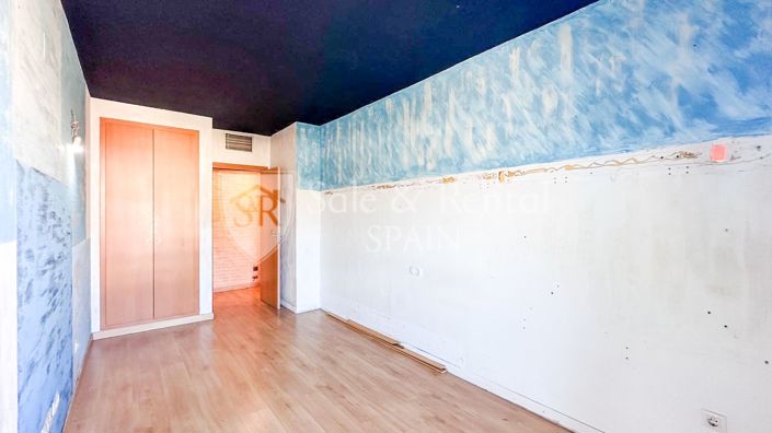 Image No.19-3 Bed Flat for sale