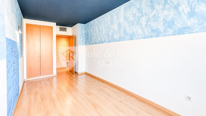 Image No.20-3 Bed Flat for sale