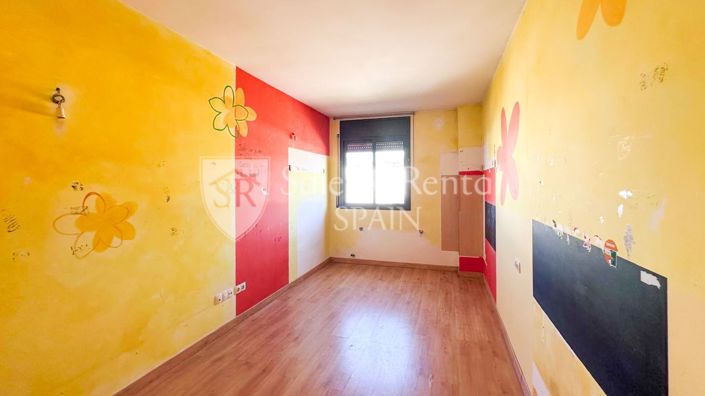 Image No.23-3 Bed Flat for sale