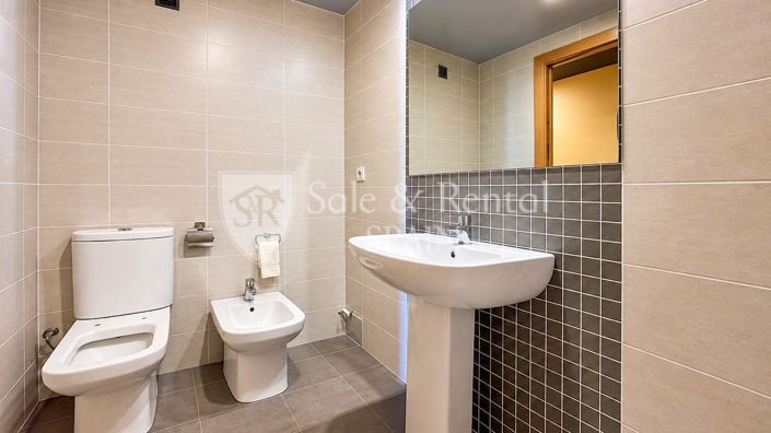 Image No.33-3 Bed Flat for sale