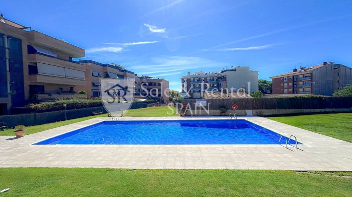 Image No.35-3 Bed Flat for sale