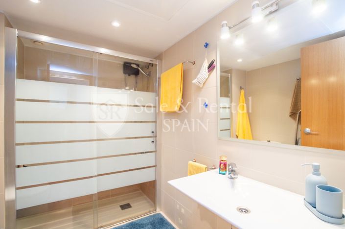 Image No.35-2 Bed Flat for sale