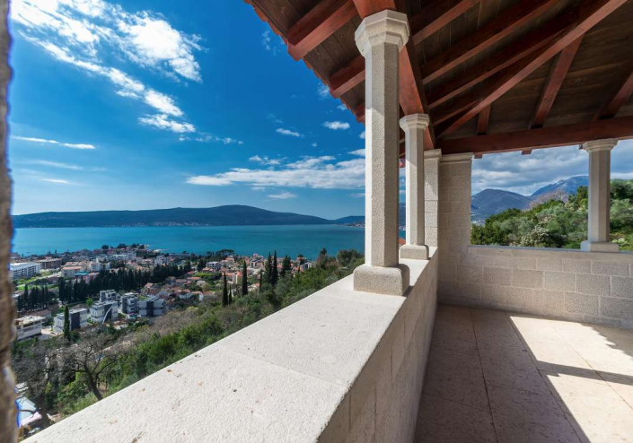 Image No.17-Maison / Villa de 7 chambres à vendre à Donja Lastva