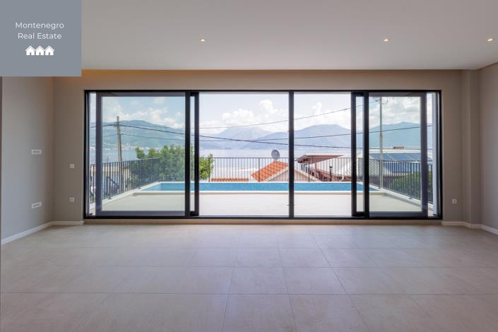 Image No.3-Villa de 2 chambres à vendre à Tivat