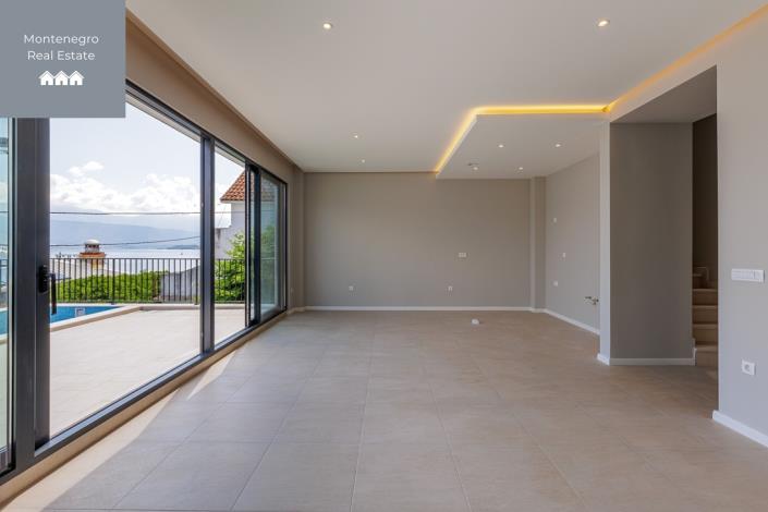 Image No.4-Villa de 2 chambres à vendre à Tivat