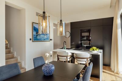 Dining_stairs