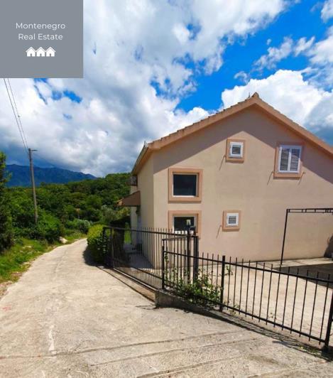 Image No.3-Maison de 4 chambres à vendre à Kotor