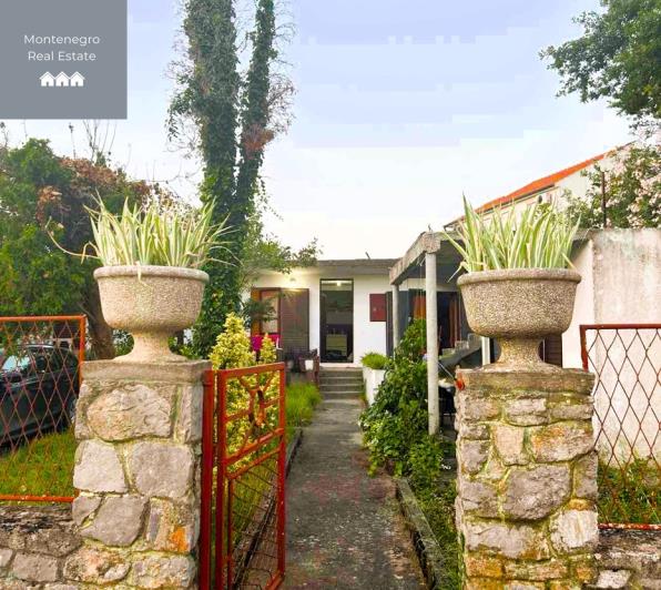 Image No.1-5 Bed House for sale