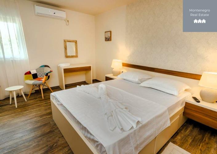 Image No.19-Villa de 11 chambres à vendre à Bijela