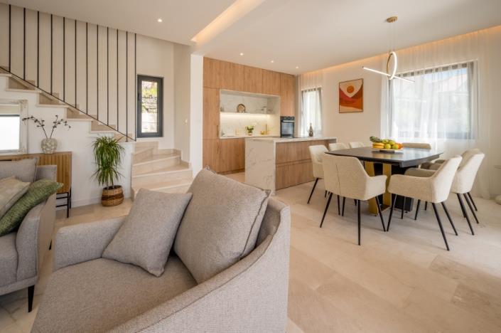 Image No.12-Villa de 4 chambres à vendre à Mrcevac