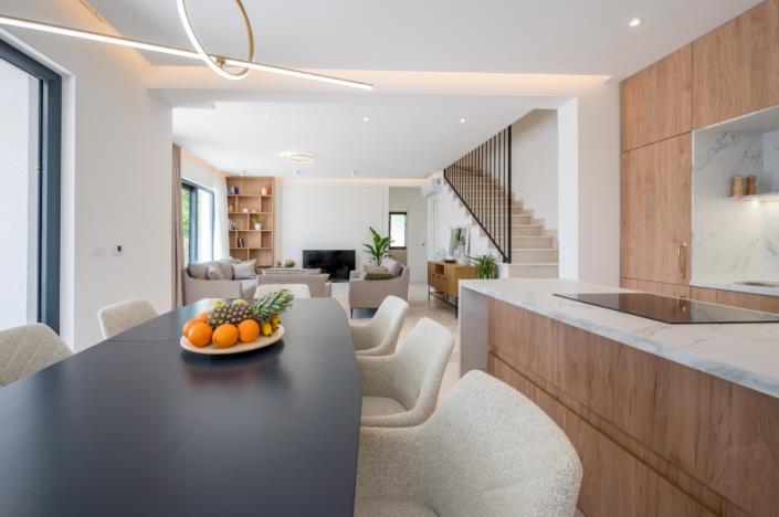 Image No.13-Villa de 4 chambres à vendre à Mrcevac