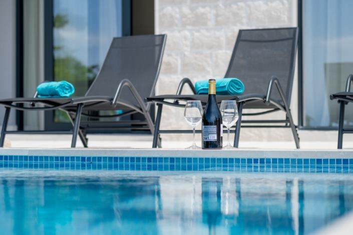 Image No.3-Villa de 4 chambres à vendre à Mrcevac