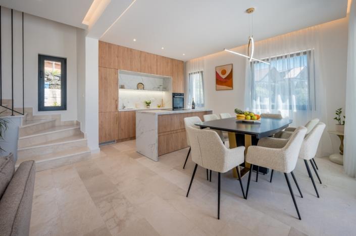 Image No.11-Villa de 4 chambres à vendre à Mrcevac