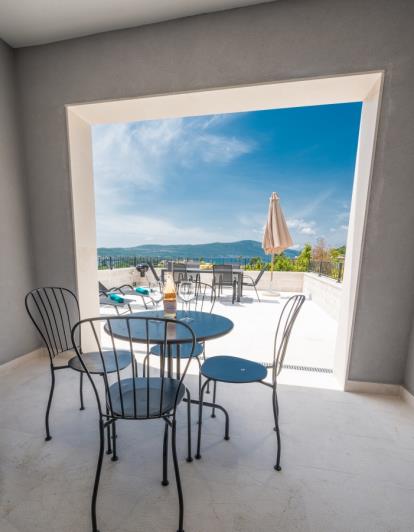 Image No.7-Villa de 4 chambres à vendre à Mrcevac