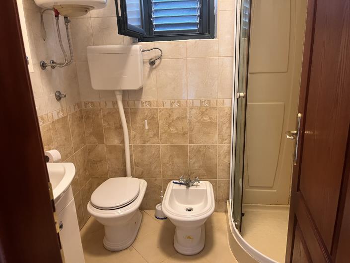 Image No.16-9 Bed House for sale