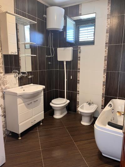 Image No.20-9 Bed House for sale