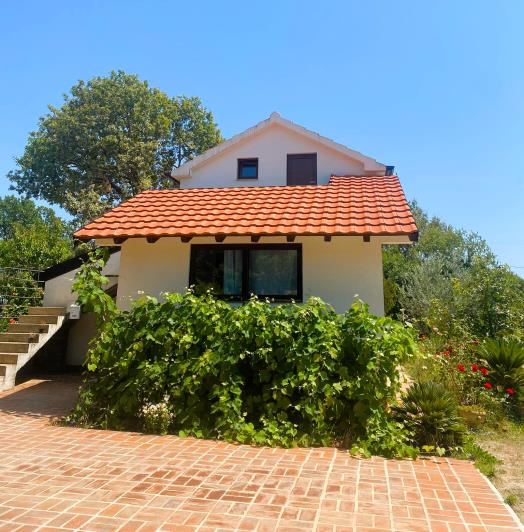 Image No.1-2 Bed House for sale