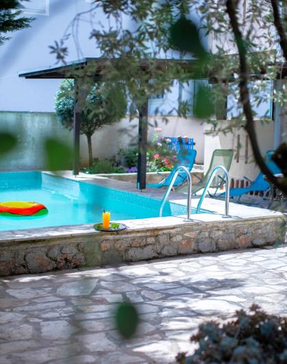 Image No.1-6 Bed Hotel for sale