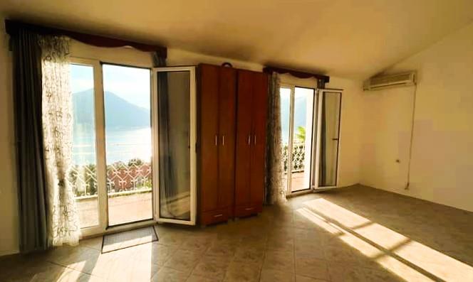 Image No.5-Appartement de 2 chambres à vendre à Dobrota