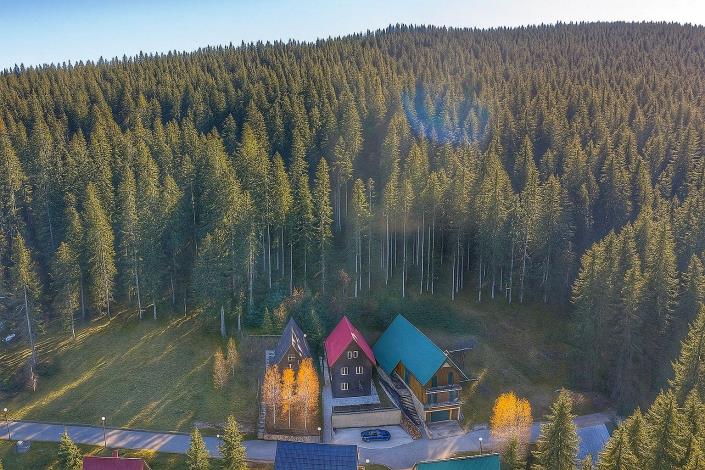 Image No.2-4 Bed Chalet for sale